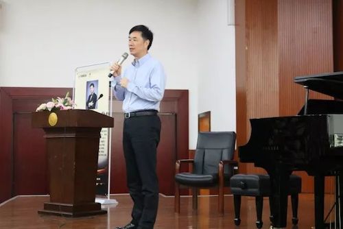 GA黄金甲艺术家石叔诚与特邀艺术家顾平受邀于成都大学东盟艺术学院、音乐与舞蹈学院艺术实践周开展公开课