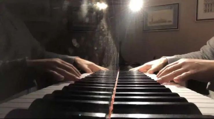 宋思衡的“宅抗疫” | 挑战主播、筹集口罩、闭关作曲，这位取消了20场演出的钢琴家原来这么忙！